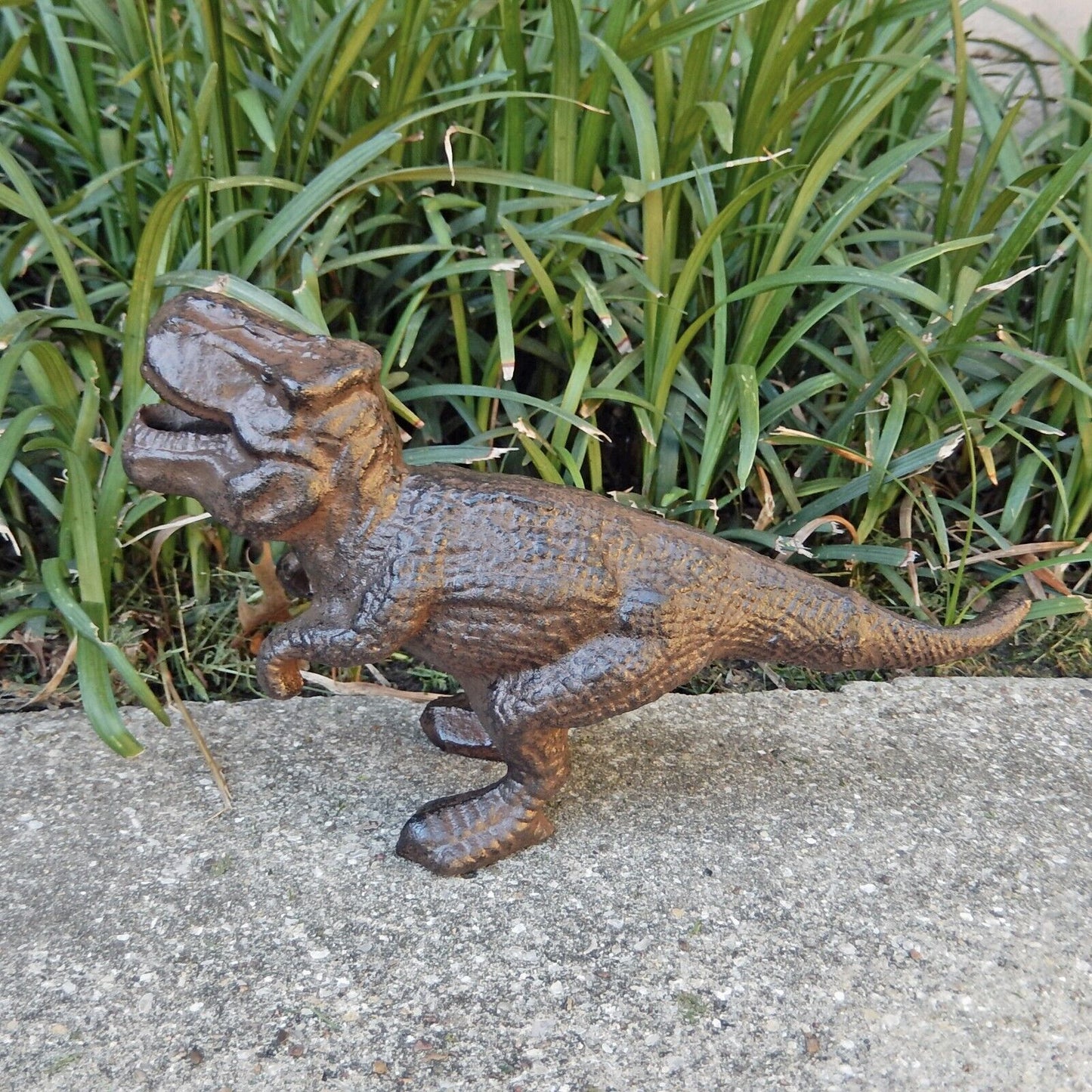 Rustic Cast Iron Tyrannosaurus Rex Dinosaur Shelf Figurine Statue Heavy Duty