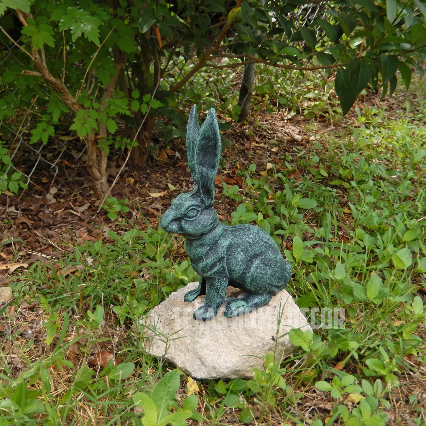 Large Rabbit Figurine Garden Statue Heavy Duty Cast Iron Verdigris Green 10.5"