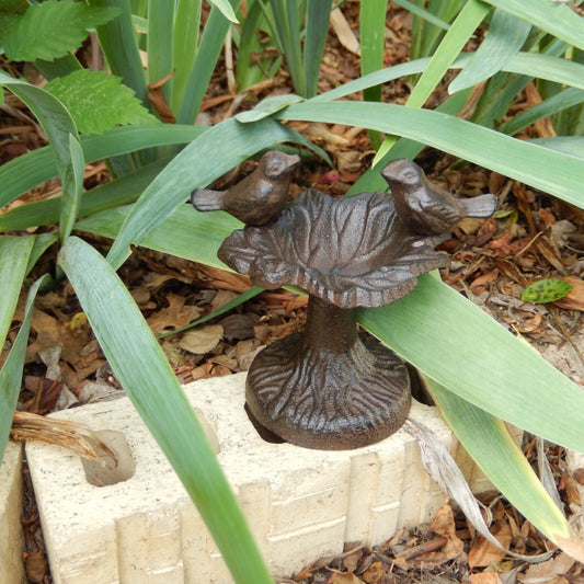 Small Cast Iron Leaf Perched Birds Feeder Free Standing Garden Porch Decor