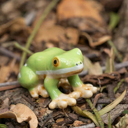 Little Critterz Miniature Collectors Green Tree Frog "Pond" Porcelain Figurine